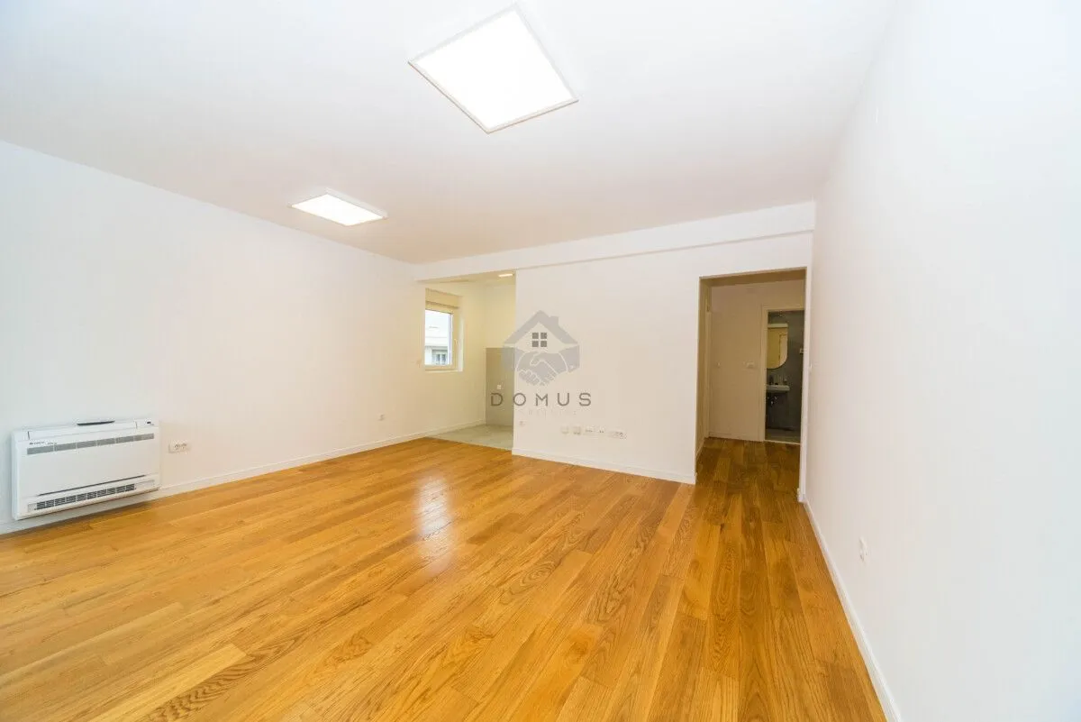Rent, two bedroom apartment, 71m², Central Point, Podgorica