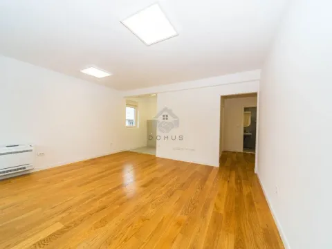 Sale, two bedroom apartment, 71m², Central Point, Podgorica - image 11