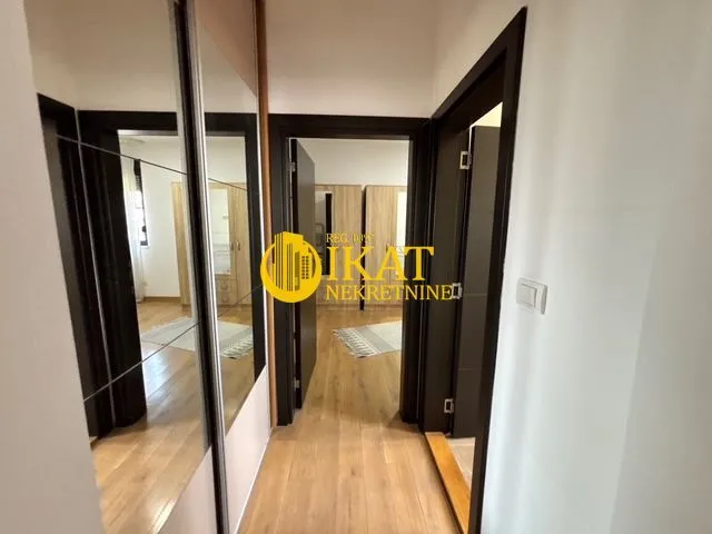 Izdavanje, trosoban stan, 114m², Savski Venac, Beograd