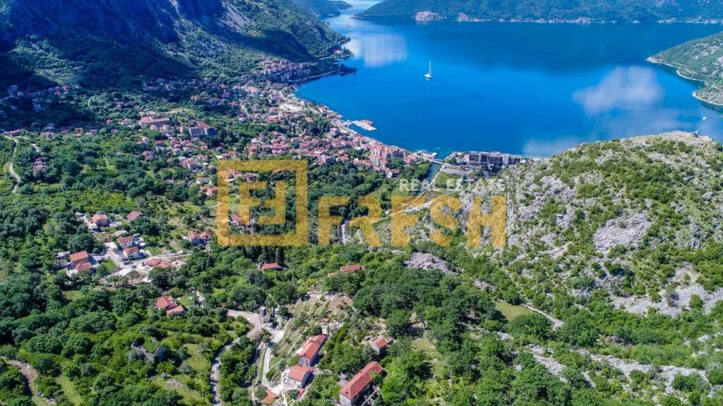 Prodaja, plac, 3911m², Kotor, Crna Gora