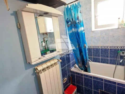 Prodaja, kuća, 160m², Borča 1, Borča Sve Podlokacije - image 6