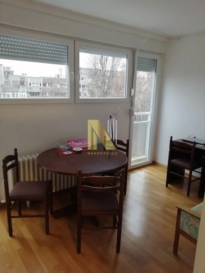 Izdavanje, dvosoban stan, 70m², Novi Sad, Srbija