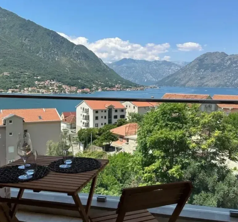 Prodaja, jednosoban stan, 53m², Kotor, Crna Gora