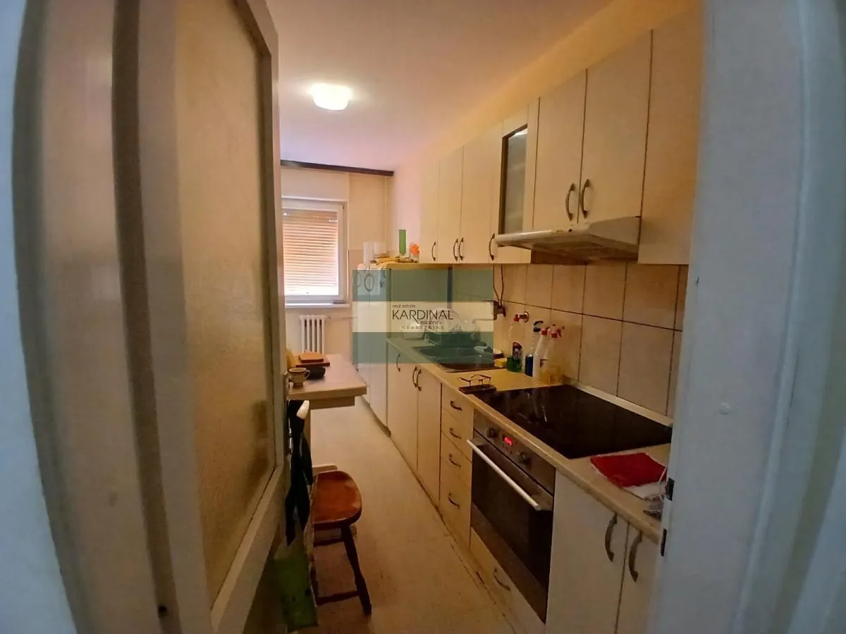 Prodaja, trosoban stan, 75m², Strelište, Jagodina