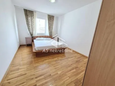 Rent, three bedroom apartment, 85m², Južni Bulevar, Vračar Sve Podlokacije - image 17