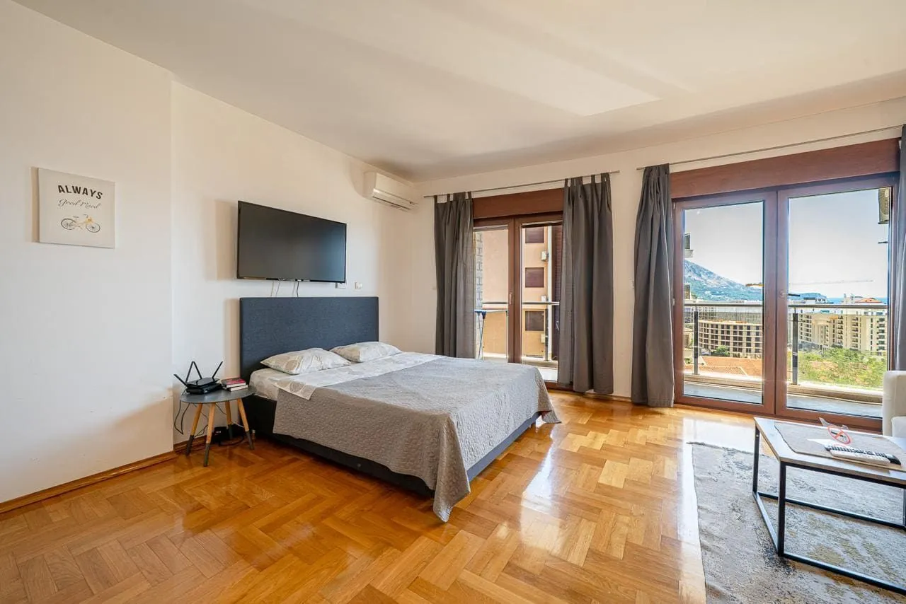 Sale, one bedroom apartment, 50m², Bečići, Budva