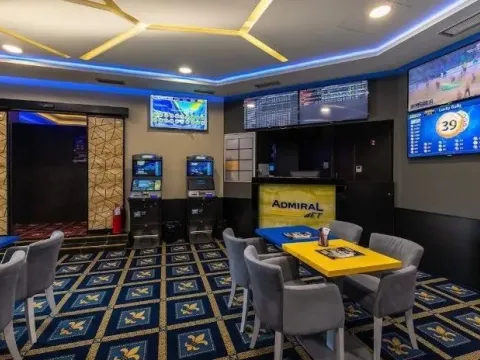 Izdavanje, poslovni prostor, 223m², Podgorica, Crna Gora - image 2