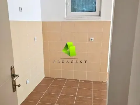 Sale, two bedroom apartment, 59m², Medijana, Niš - image 4