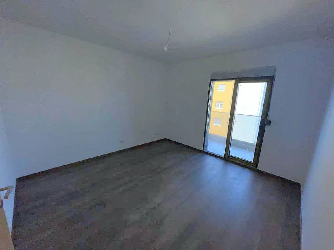 Prodaja, dvosoban stan, 80m², Pobrežje, Podgorica