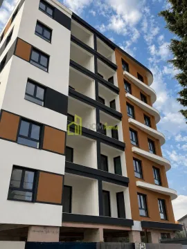 Pogled na spoljašnjost moderne stambene zgrade. - image 4