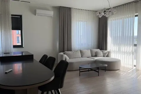 Moderan dnevni boravak sa garniturom i trpezarijskim stolom. - image 3