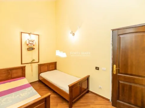 Sale, three bedroom apartment, 106m², Herceg Novi, Crna Gora - image 12