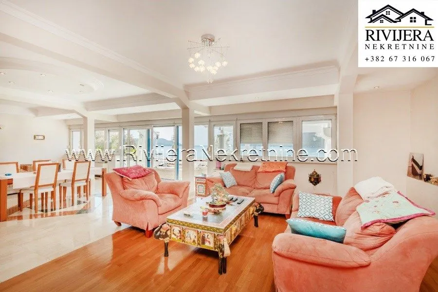 Prodaja, trosoban stan, 244m², Centar, Herceg Novi