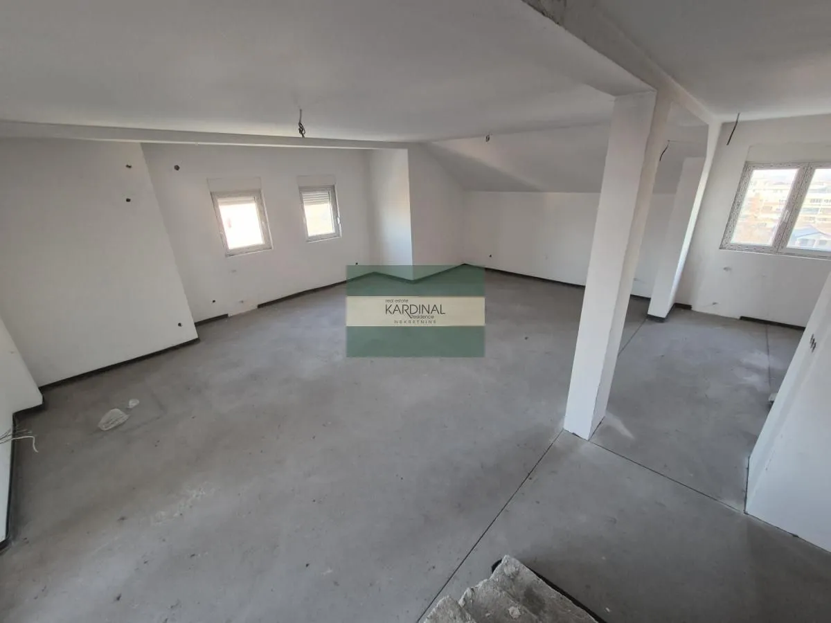 Prodaja, stan, 222m², Centar, Jagodina
