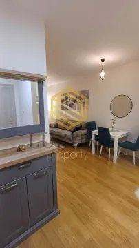 Dnevni boravak sa trpezarijom i namještajem. - image 8