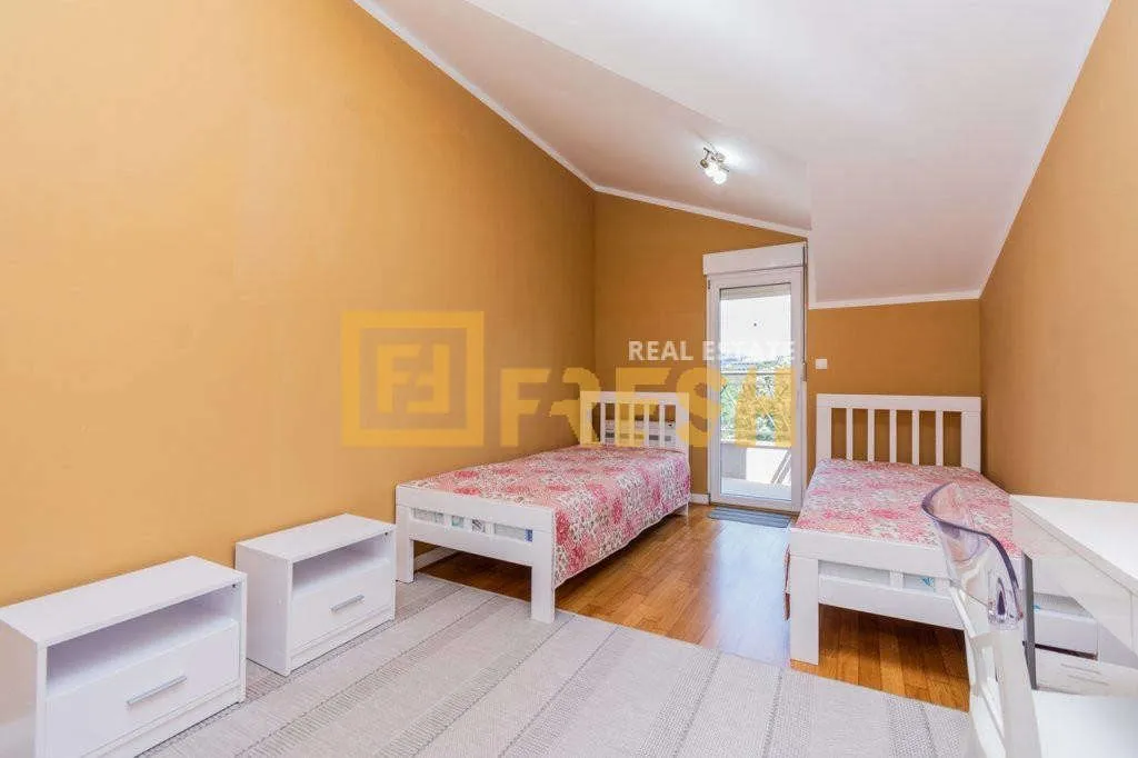Rent, two bedroom apartment, 90m², Krivi Most, Podgorica