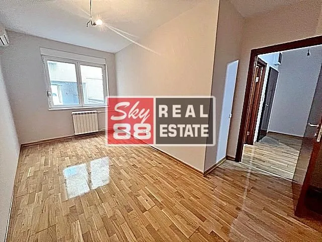 Sale, three bedroom apartment, 74m², Vračar Hram, Vračar Sve Podlokacije