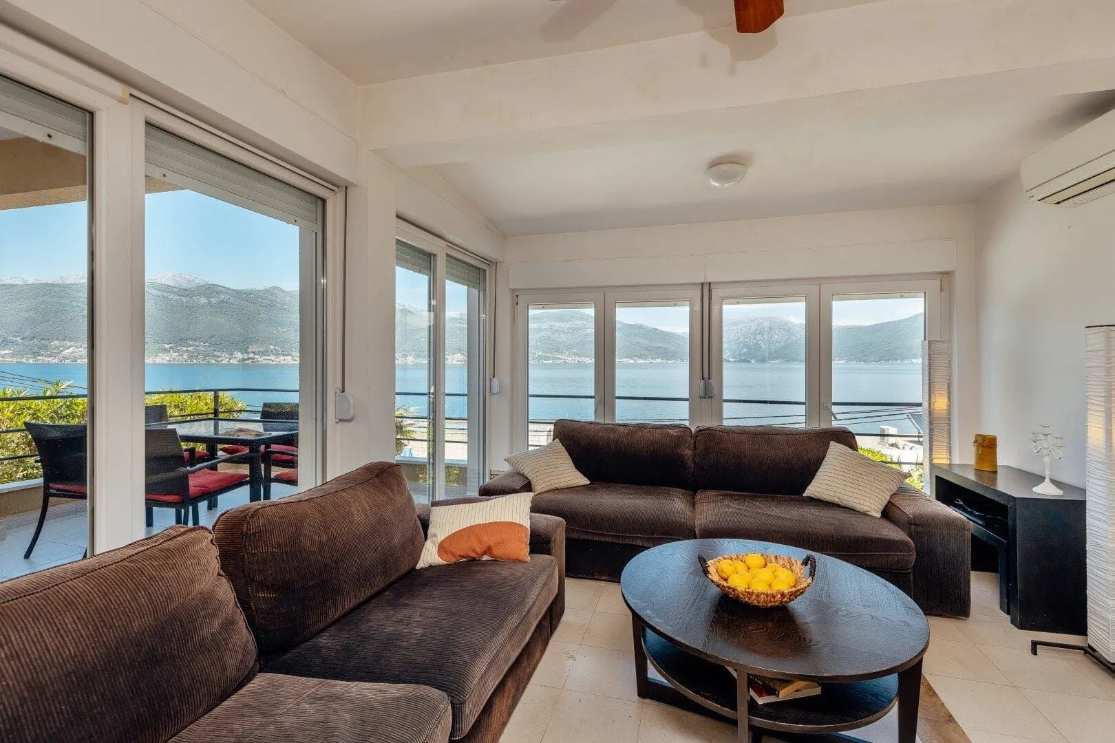 Sale, house, 270m², Bratešići, Kotor