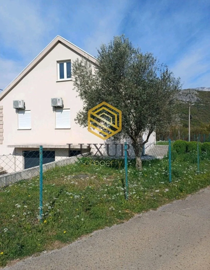 Prodaja, kuća, 81m², Bioče, Podgorica