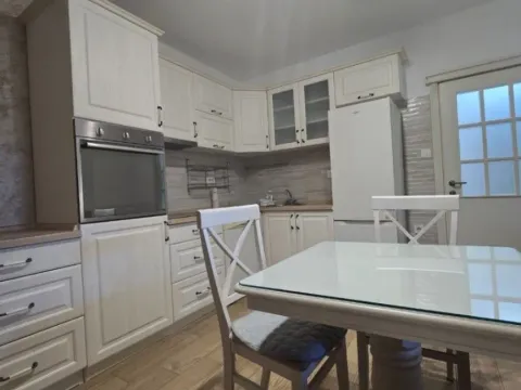 Izdavanje, kuća, 52m², Donja Gorica, Podgorica - image 8