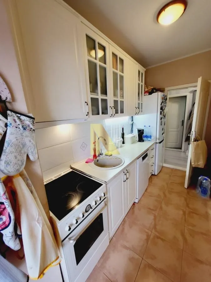 Prodaja, trosoban stan, 70m², Socijalno, Novi Sad Sve Podlokacije