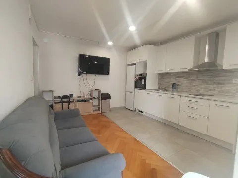 Rent, two bedroom apartment, 60m², Zvezdara Sve Podlokacije, Beograd - image 2