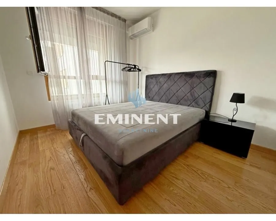 Izdavanje, dvosoban stan, 47m², Novi Beograd Blok 65, Novi Beograd Sve Podlokacije