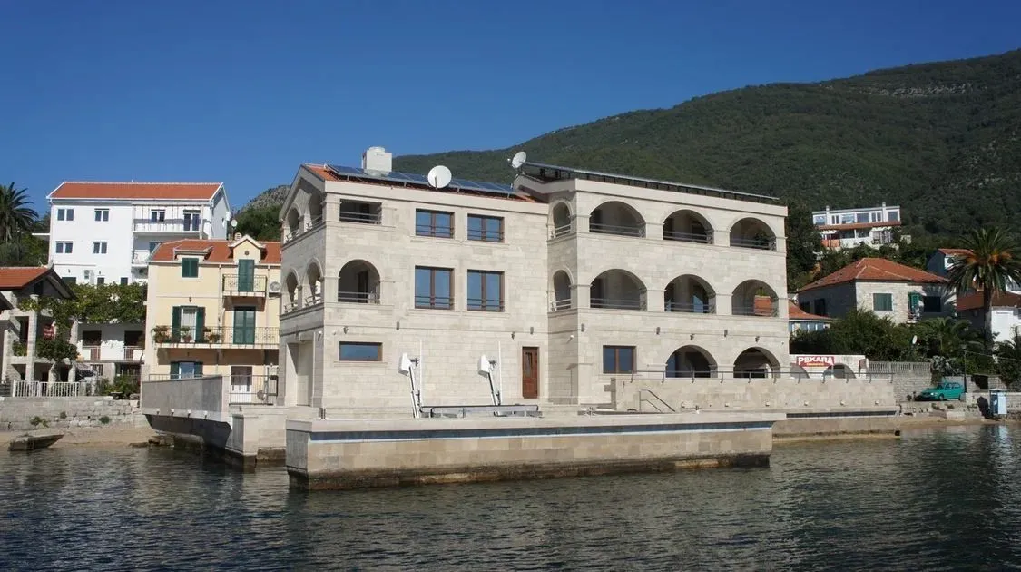 Sale, house, 284m², Đenovići, Herceg Novi