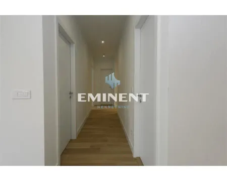 Izdavanje, trosoban stan, 78m², Savski Venac, Beograd - image 12