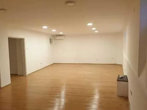 Izdavanje, kuća, 300m², Neimar, Vračar Sve Podlokacije - image 12