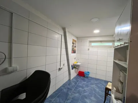 Izdavanje, poslovni prostor, 12m², Podgorica, Crna Gora - image 7