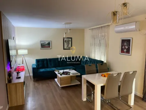 Izdavanje, jednosoban stan, 60m², Stari Aerodrom, Podgorica - image 1