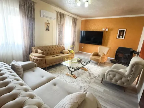 Prodaja, kuća, 191m², Tološi, Podgorica - image 2