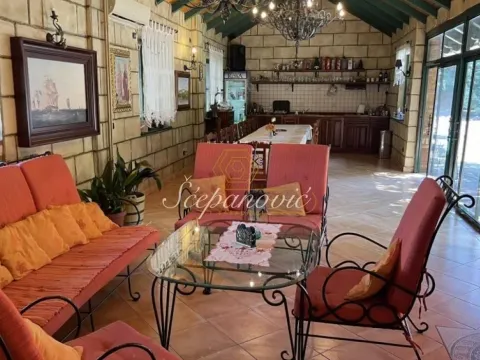 Prodaja, kuća, 202m², Sremska Kamenica, Petrovaradin - image 4