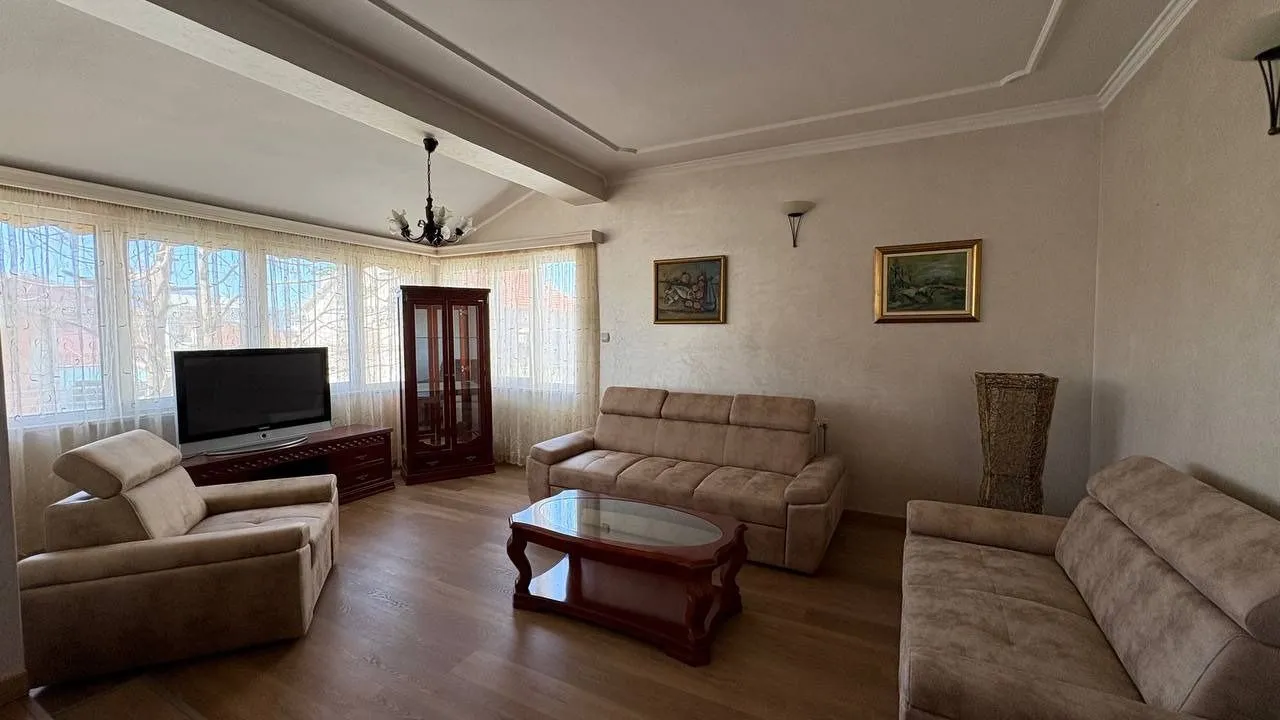 Rent, four bedroom apartment, 160m², Tivat, Crna Gora