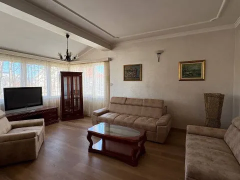Rent, four bedroom apartment, 160m², Tivat, Crna Gora - image 2