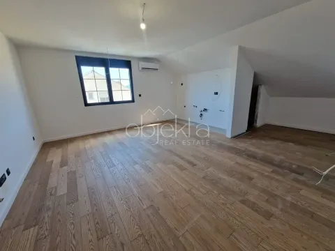 Prodaja, stan, 102m², Tivat, Crna Gora - image 2