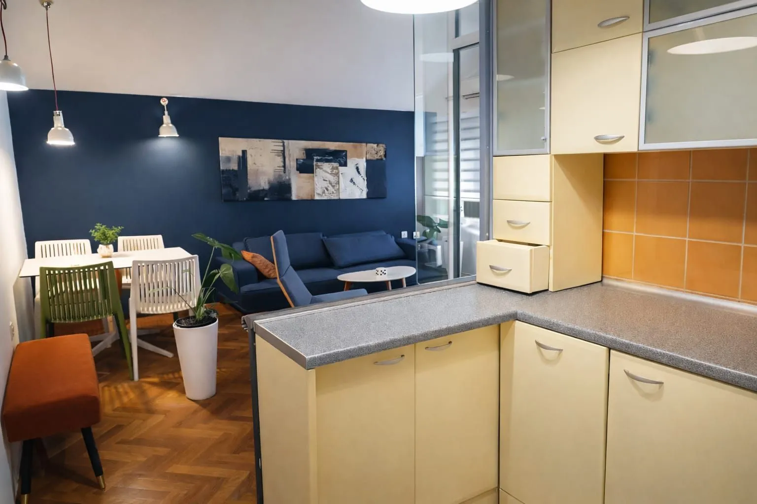 Izdavanje, jednosoban stan, 35m², Momišići, Podgorica