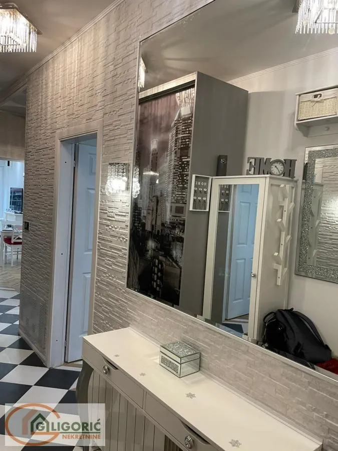 Sale, three bedroom apartment, 69m², Stari Grad, Beograd
