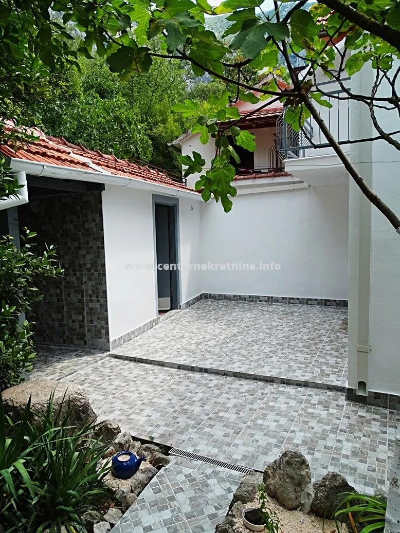 Prodaja, kuća, 71m², Orahovac, Kotor