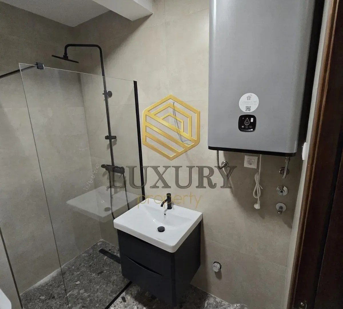 Izdavanje, trosoban stan, 81m², Vezirov Most, Podgorica