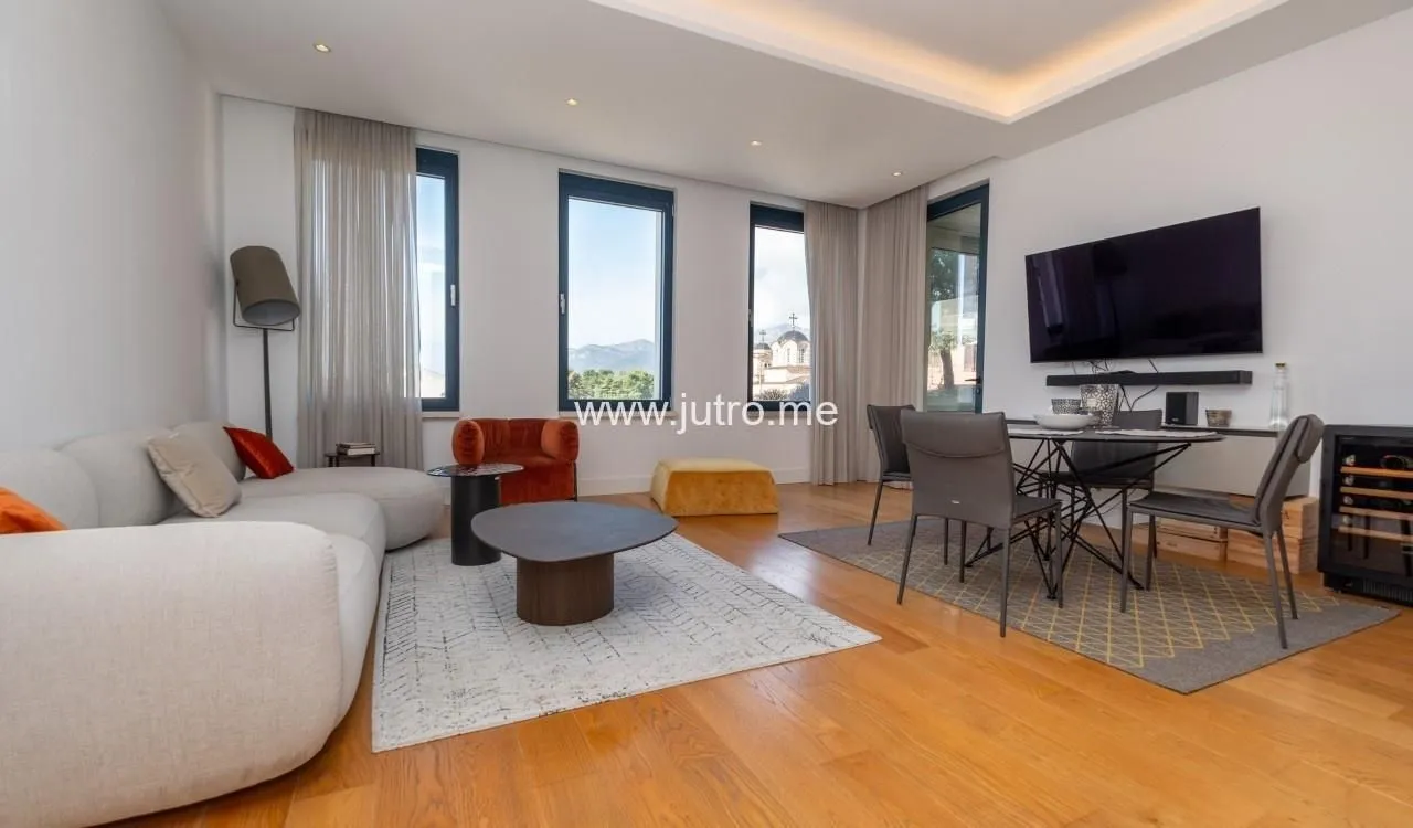Prodaja, dvosoban stan, 103m², Tivat, Crna Gora