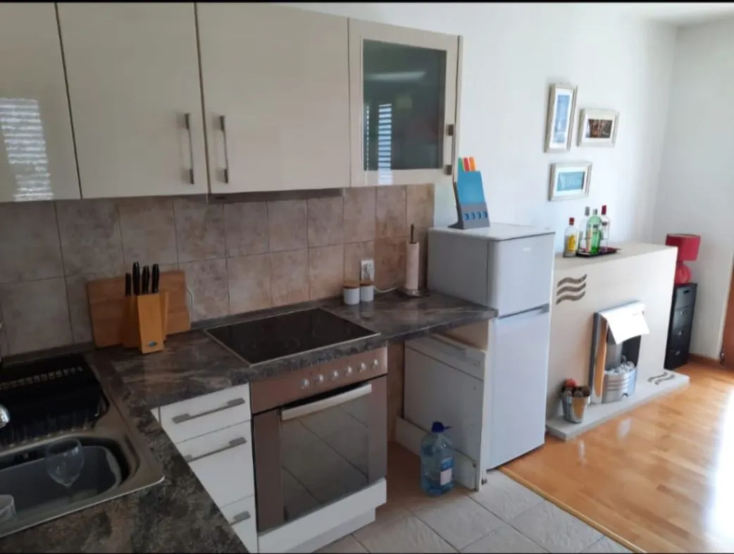 Prodaja, dvosoban stan, 59m², Dobrota, Kotor