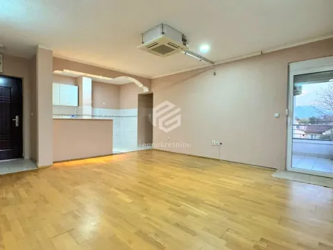 Rent, two bedroom apartment, 69m², Pobrežje, Podgorica - image 2