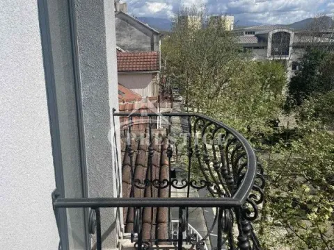 Izdavanje, dvosoban stan, 120m², Centar, Podgorica - image 7