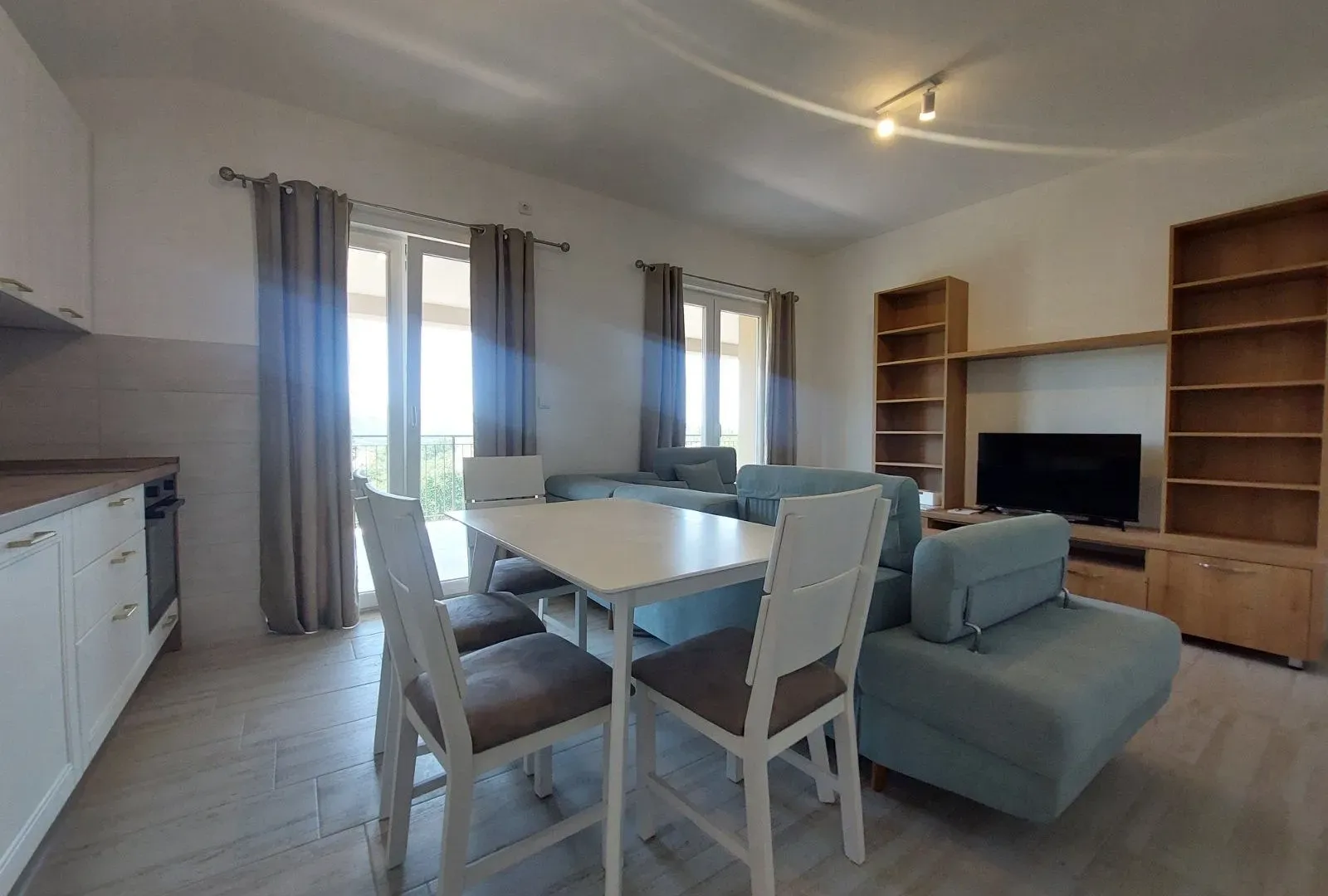 Rent, two bedroom apartment, 100m², Radanovići, Kotor