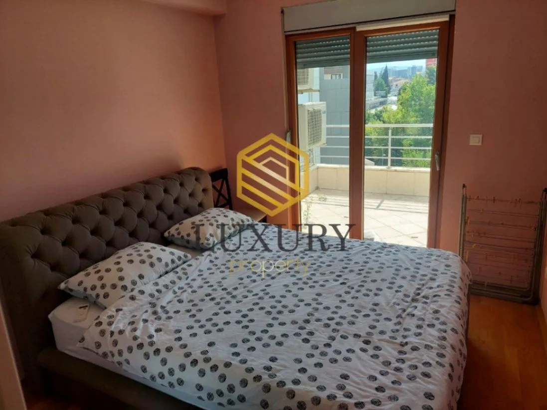 Izdavanje, jednosoban stan, 55m², Centar, Podgorica