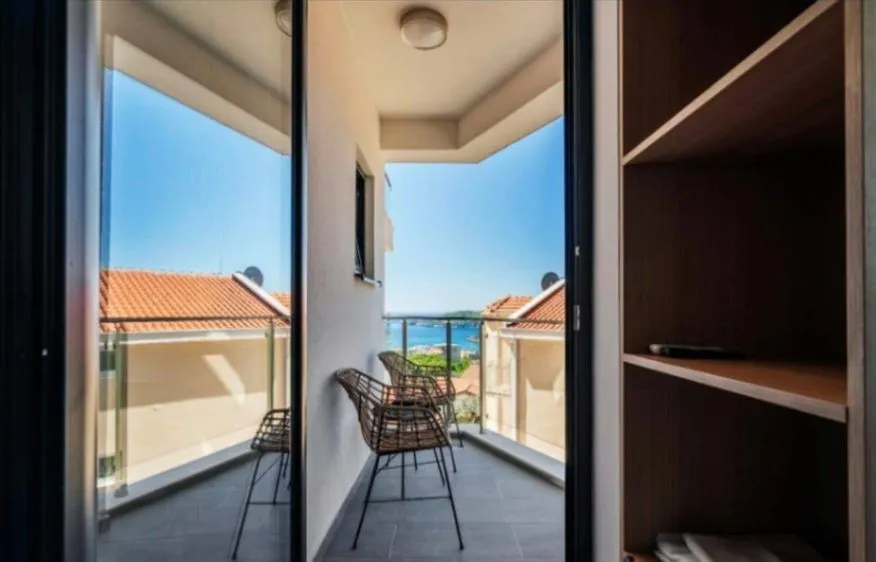 Rent, studio apartment, 30m², Bečići, Budva