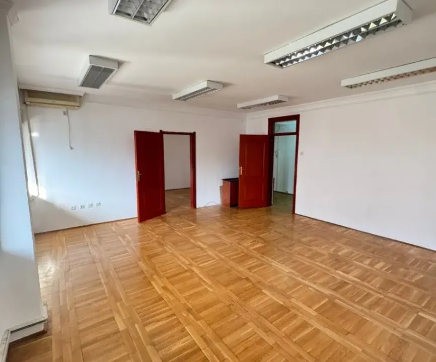 Izdavanje, poslovni prostor, 92m², Preko Morače, Podgorica