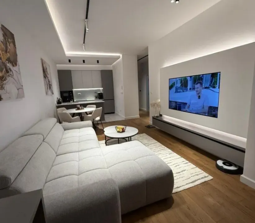 Izdavanje, jednosoban stan, 65m², Centar, Bar